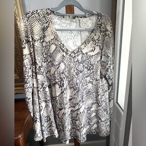 Snake skin print top